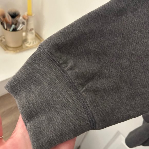 Old Navy Long Sleeve Women's Grey Crewneck Sweater - Picture 8 of 9